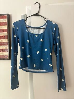 Amazon Blue Floral Scoop-Neck Long Sleeve Crop Top